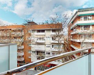 Vista exterior de Apartament en venda en  Barcelona Capital amb Balcó