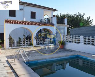 Vista exterior de Casa o xalet en venda en Ontinyent amb Aire condicionat, Terrassa i Piscina