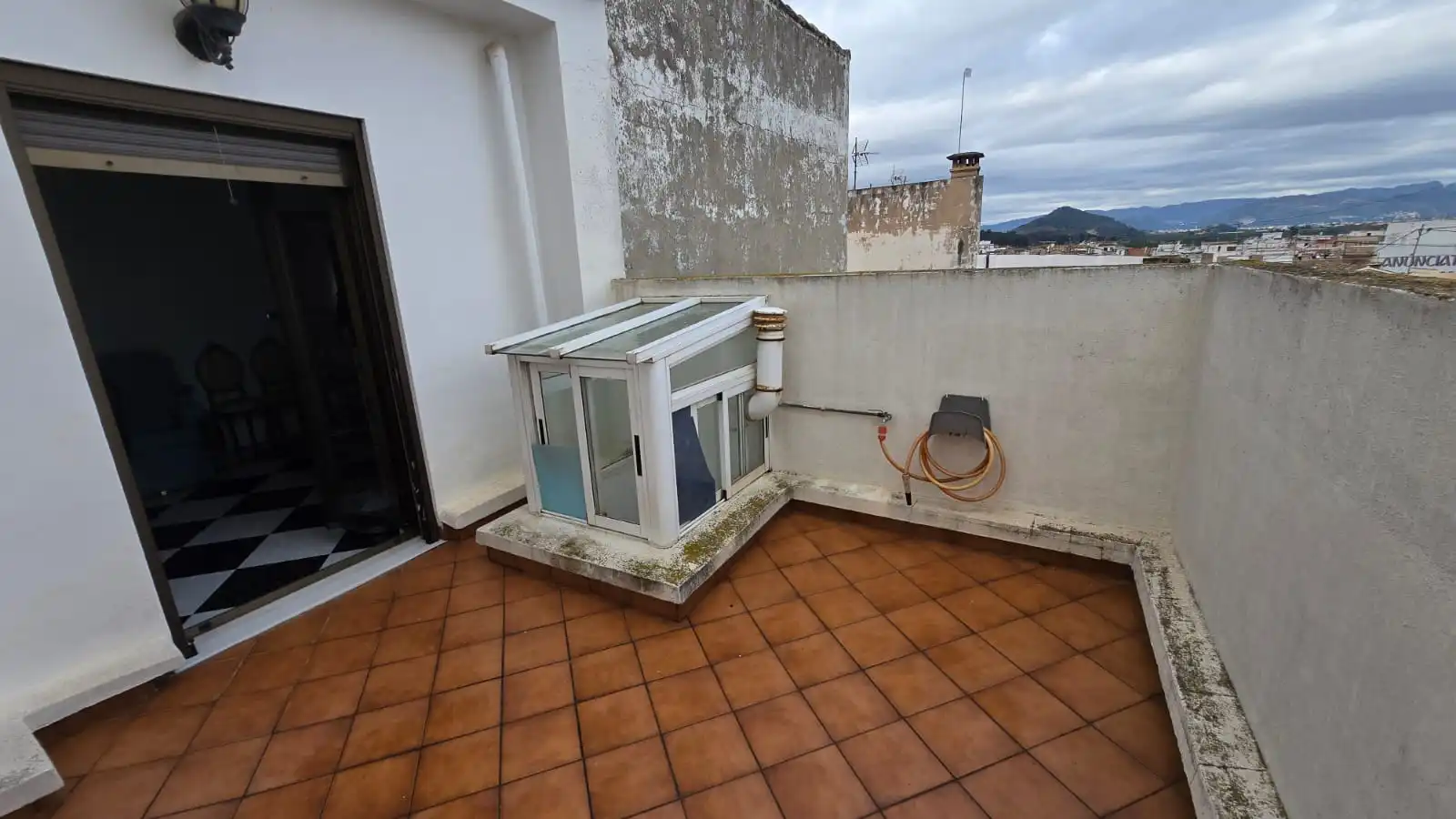 Terrassa de Casa adosada en venda en Oliva amb Terrassa i Moblat