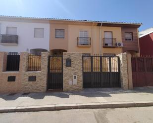 Vista exterior de Casa adosada en venda en Lucena