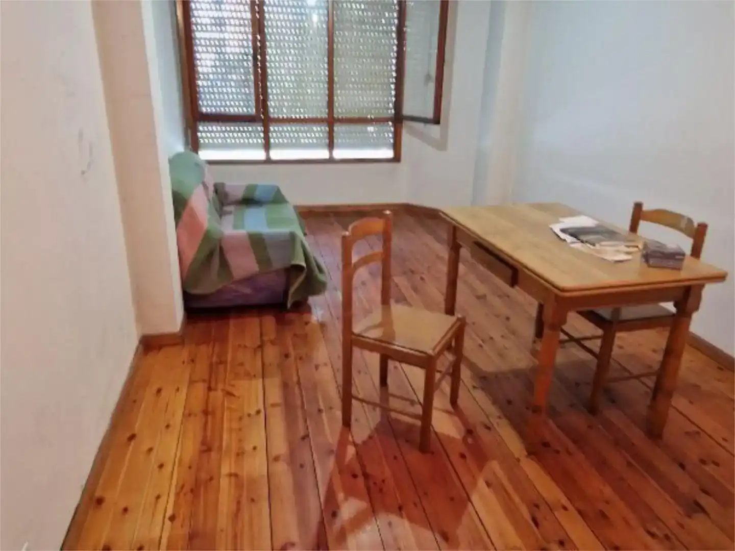 Dormitori de Pis en venda en Cangas de Onís amb Parquet i Balcó