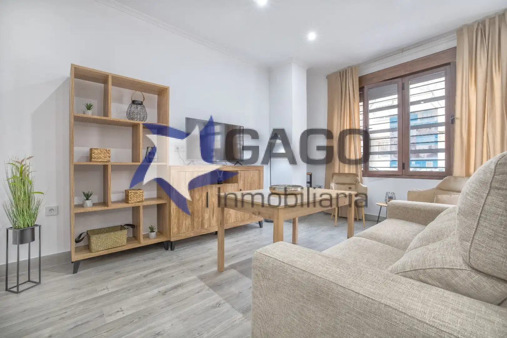 Estudio de alquiler en Santa Rosa - Valdeolleros