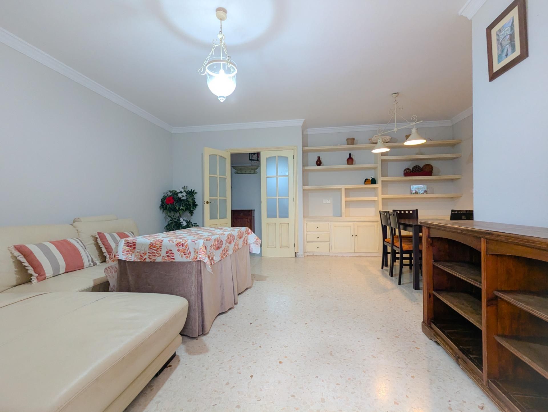 Dormitori de Pis de lloguer en Sanlúcar la Mayor amb Aire condicionat, Calefacció i Terrassa