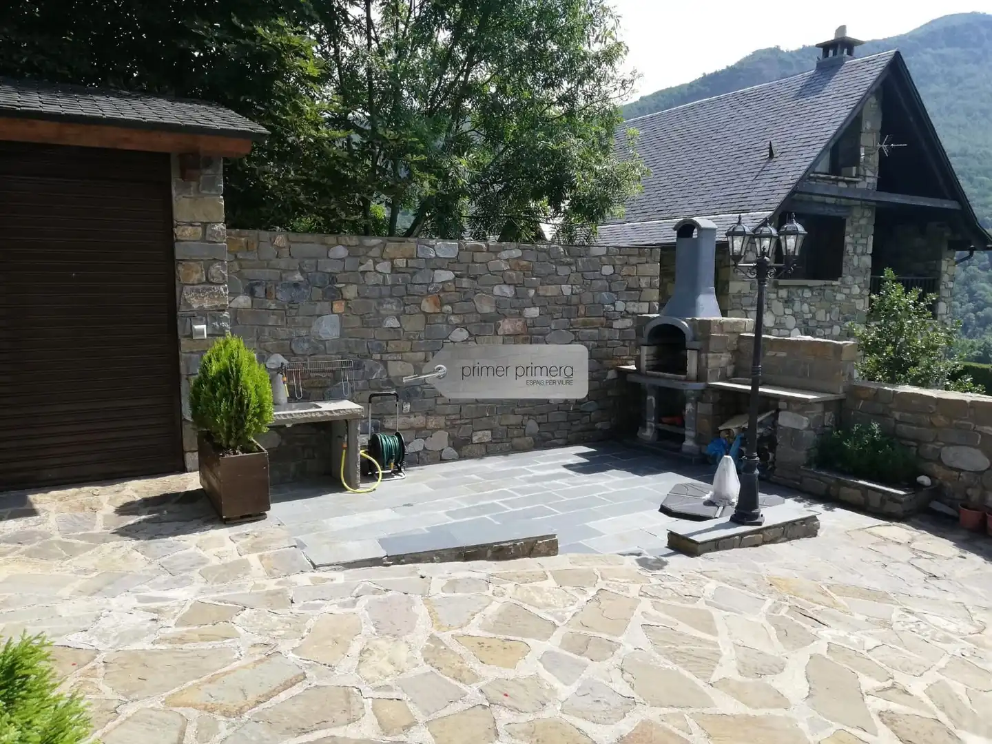 Terraza de Casa o chalet en venta en Sahún con Calefacción, Jardín privado y Parquet
