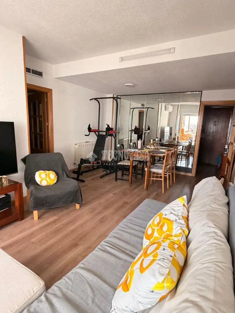 Flat for sale in Valdemoro  with Air Conditioner