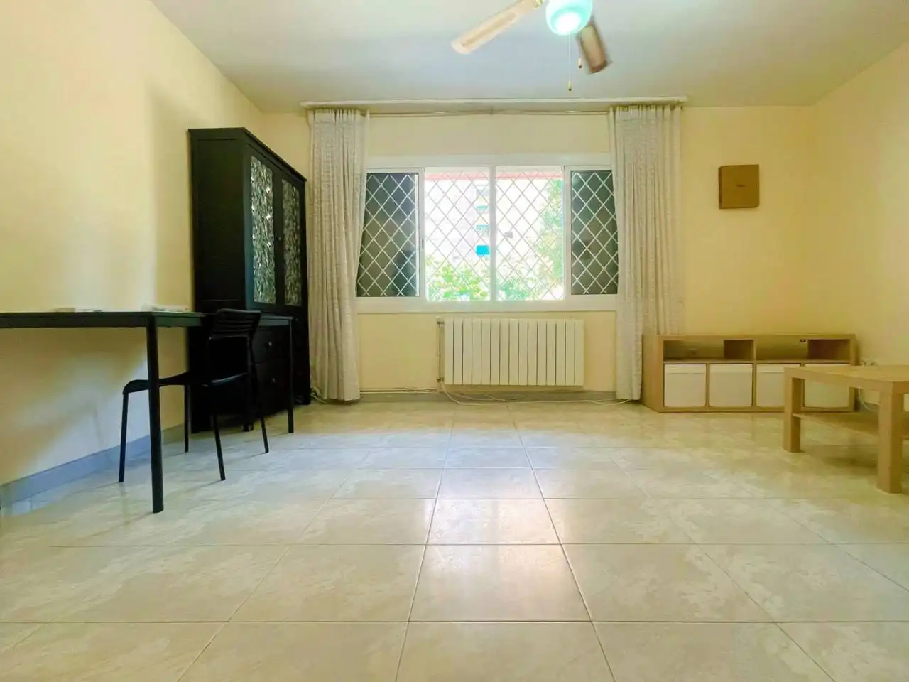 Vista exterior de Piso de alquiler en Cerdanyola del Vallès con Calefacción y Amueblado