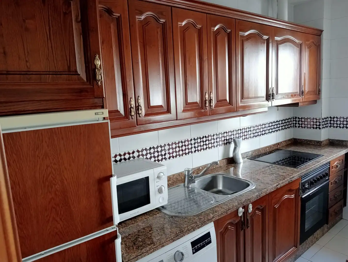 Cocina de Piso de alquiler en Sevilla con Aire acondicionado, Amueblado y Piscina comunitaria
