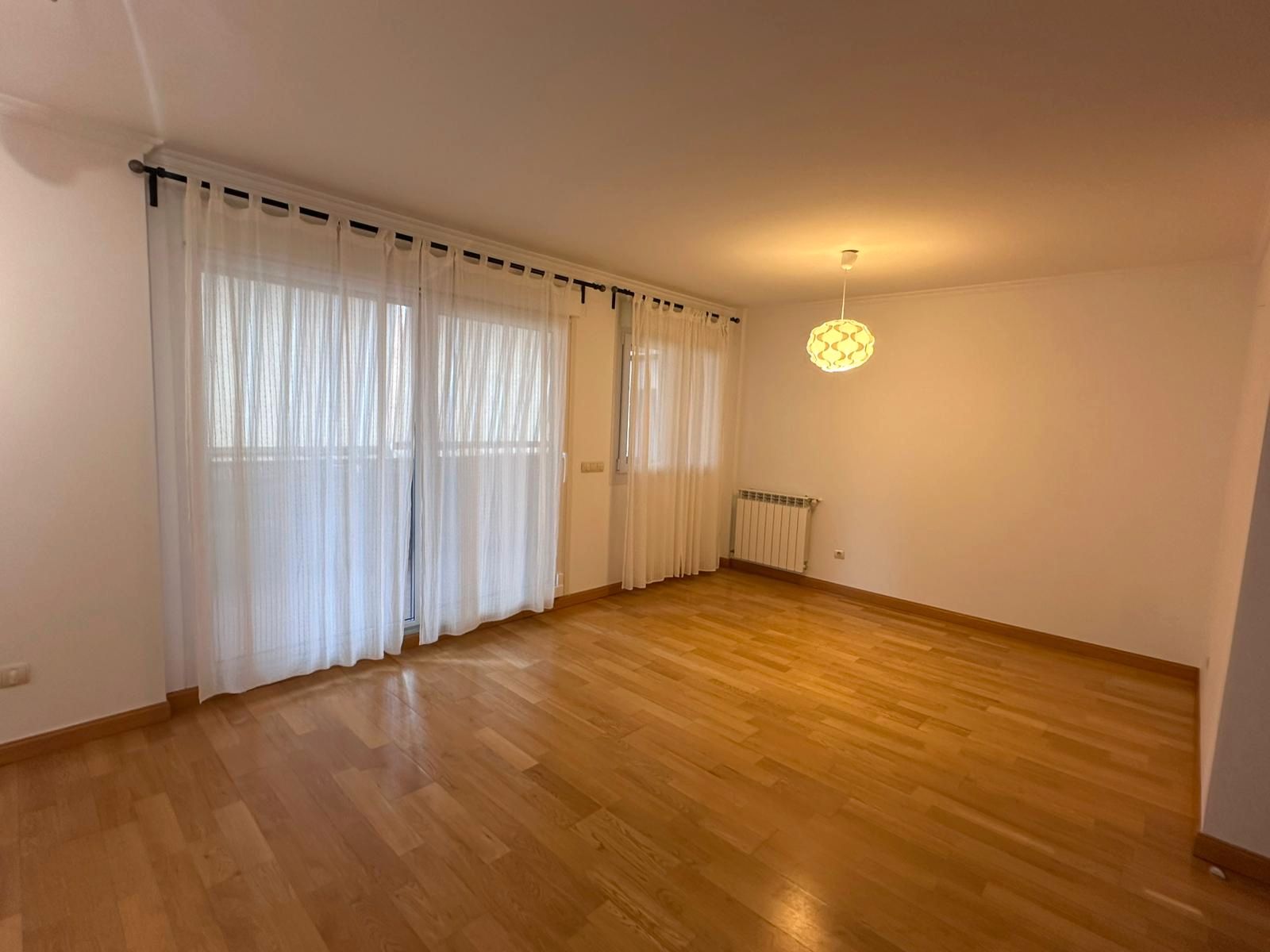 Sala d'estar de Pis en venda en Yebes amb Aire condicionat, Calefacció i Moblat