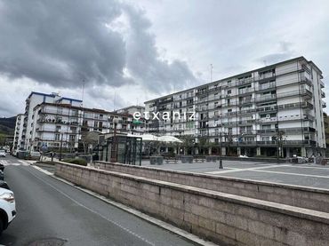 Wohnung mit Balkon zum Verkauf in Zumaburu Kalea