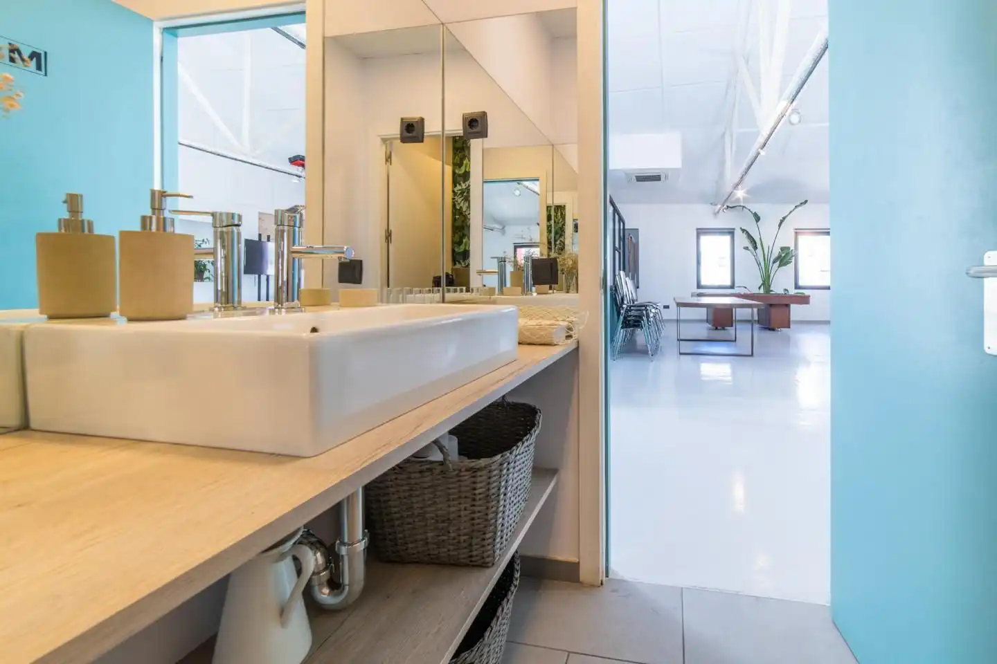 Bathroom of Commercial properties for rent in Madrid