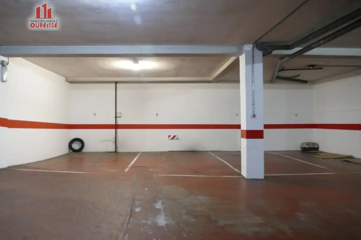 Parking de Piso de alquiler en Ourense Capital  con Calefacción, Amueblado y Balcón
