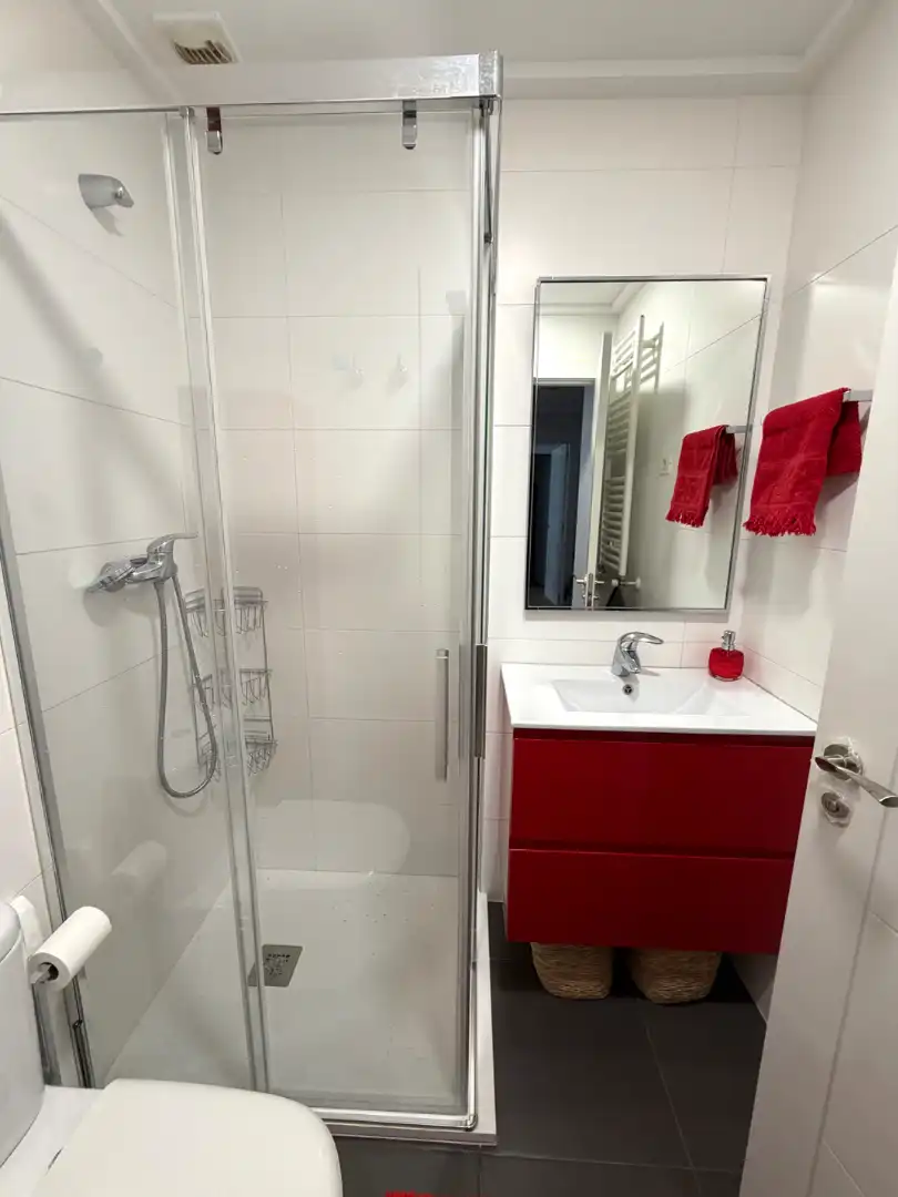 Baño de Piso en venta en Barakaldo  con Trastero, Amueblado y Balcón