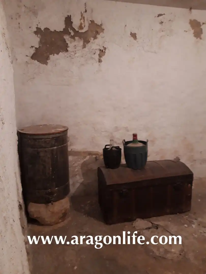 Houses for sale in Fabara  with Storage room, Furnished and Oven
