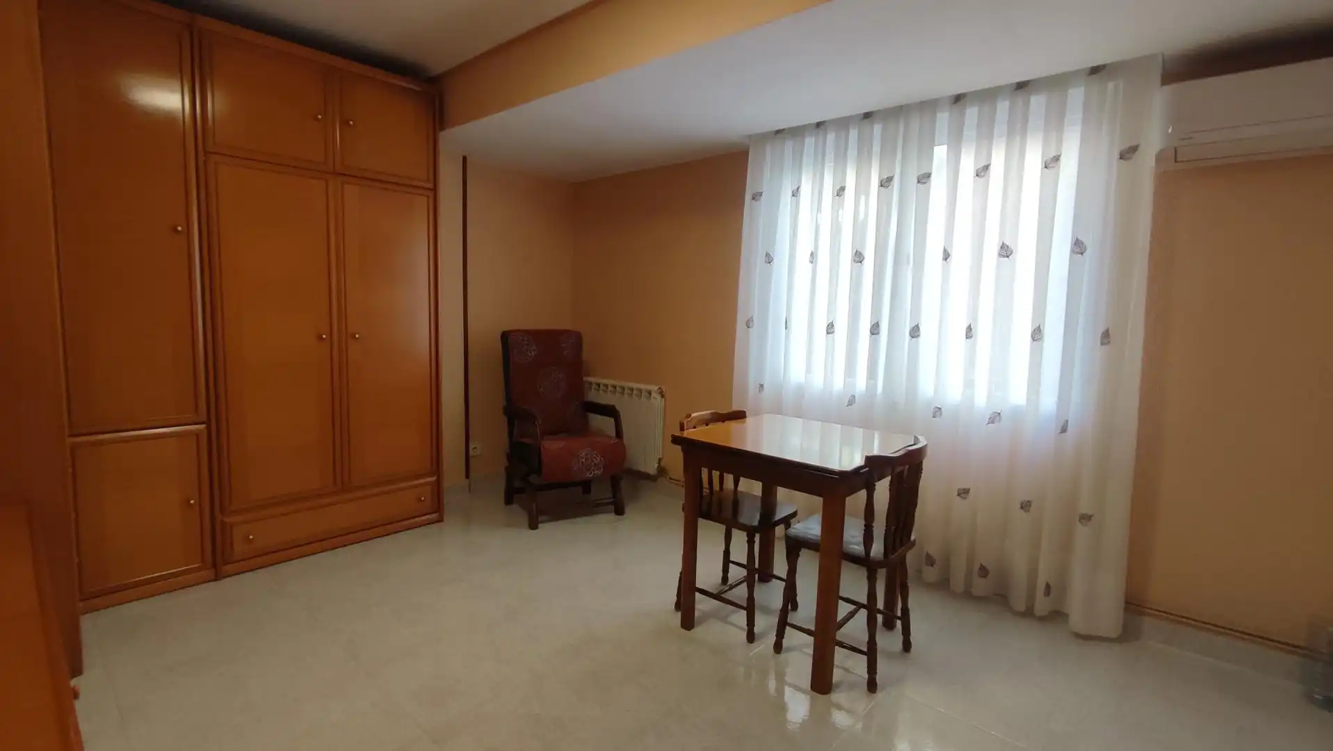 Habitación de Piso de alquiler en Zaragoza con Aire acondicionado, Calefacción y Terraza