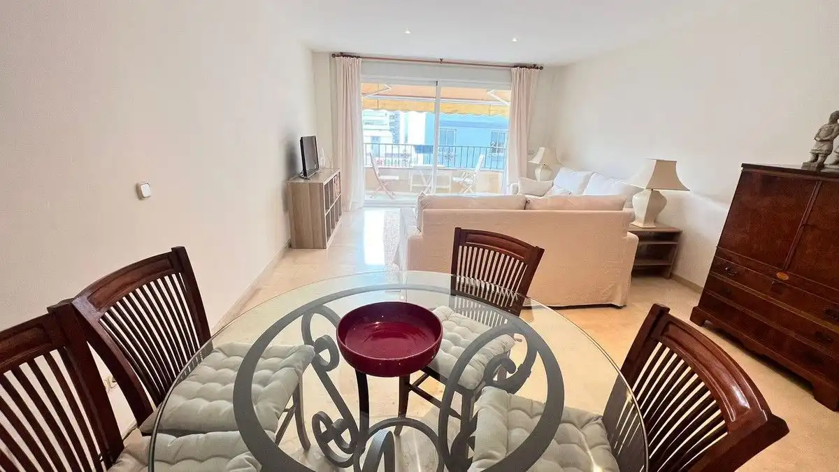 Menjador de Apartament de lloguer en Marbella amb Aire condicionat, Calefacció i Terrassa