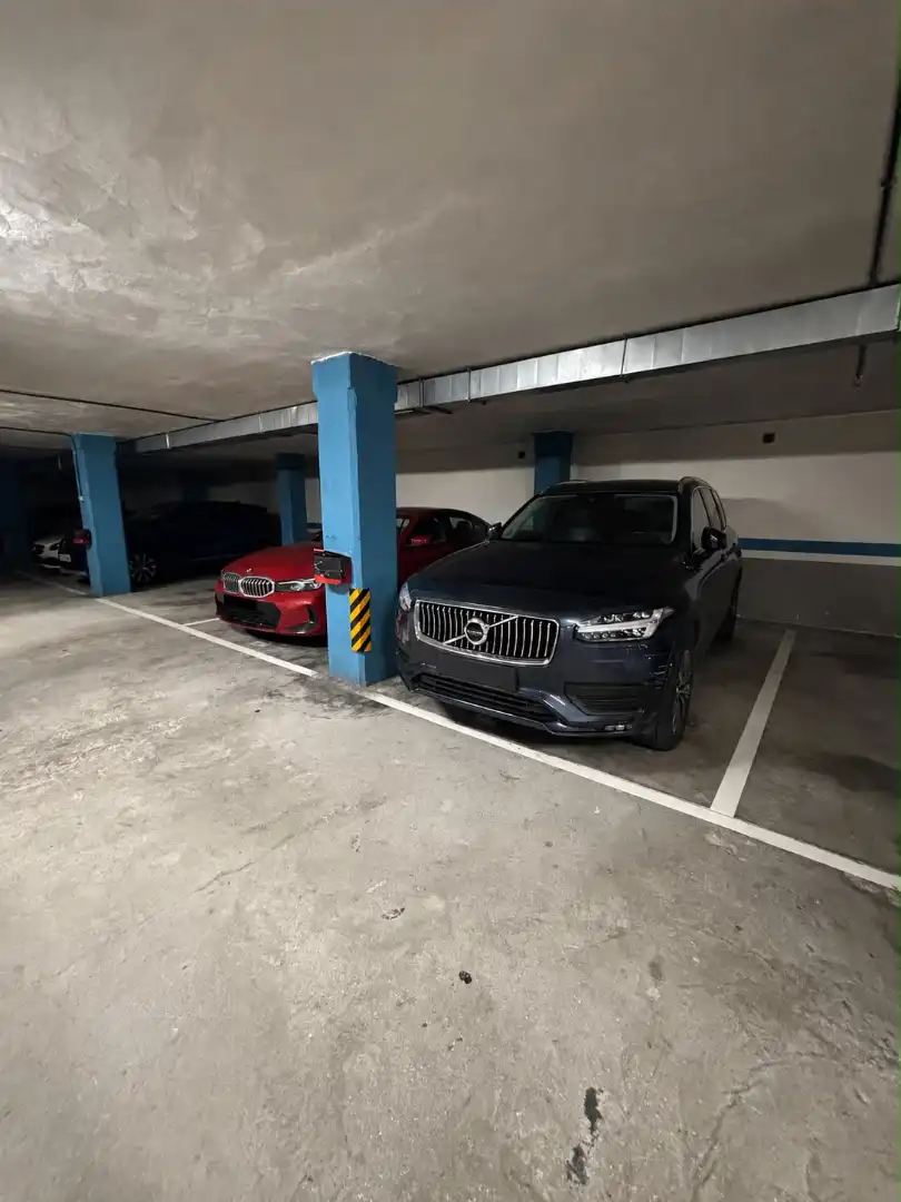 Parking of Flat for rent in Oviedo   with Air Conditioner, Heating and Parquet flooring