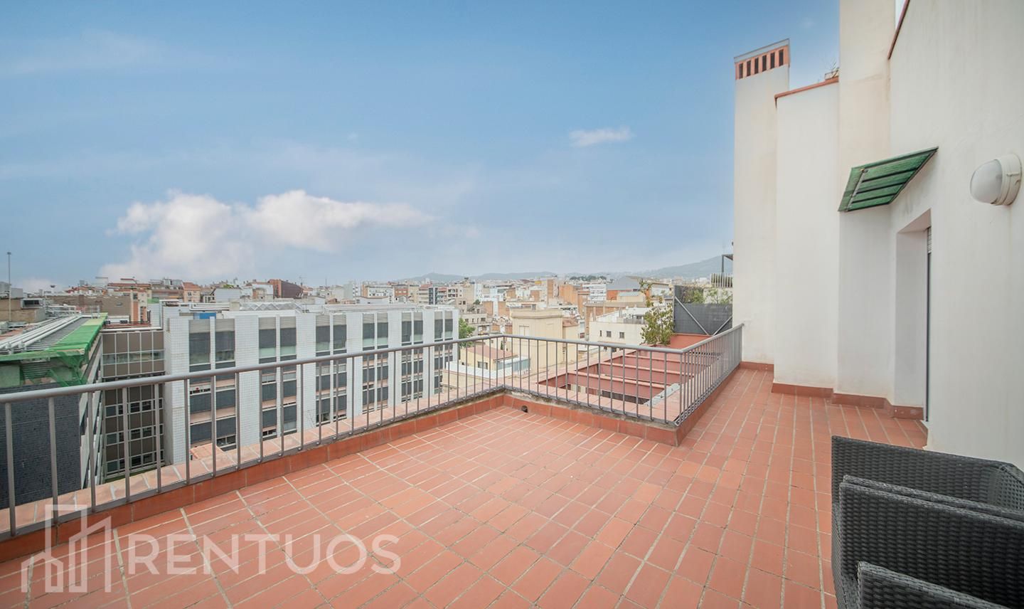 Terrace of Duplex to rent in  Barcelona Capital  with Air Conditioner, Heating and Parquet flooring