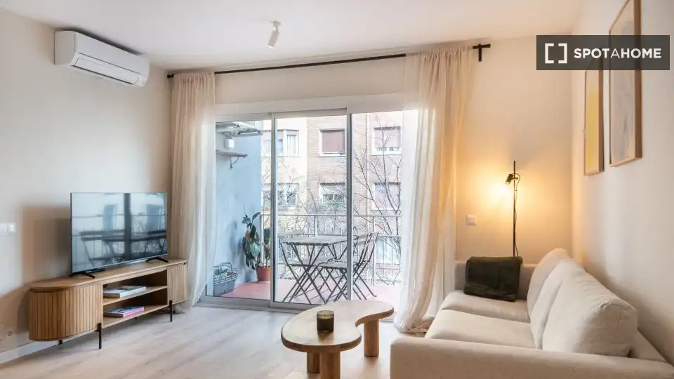 Flat with terrace to rent in Eixample, imagen 4