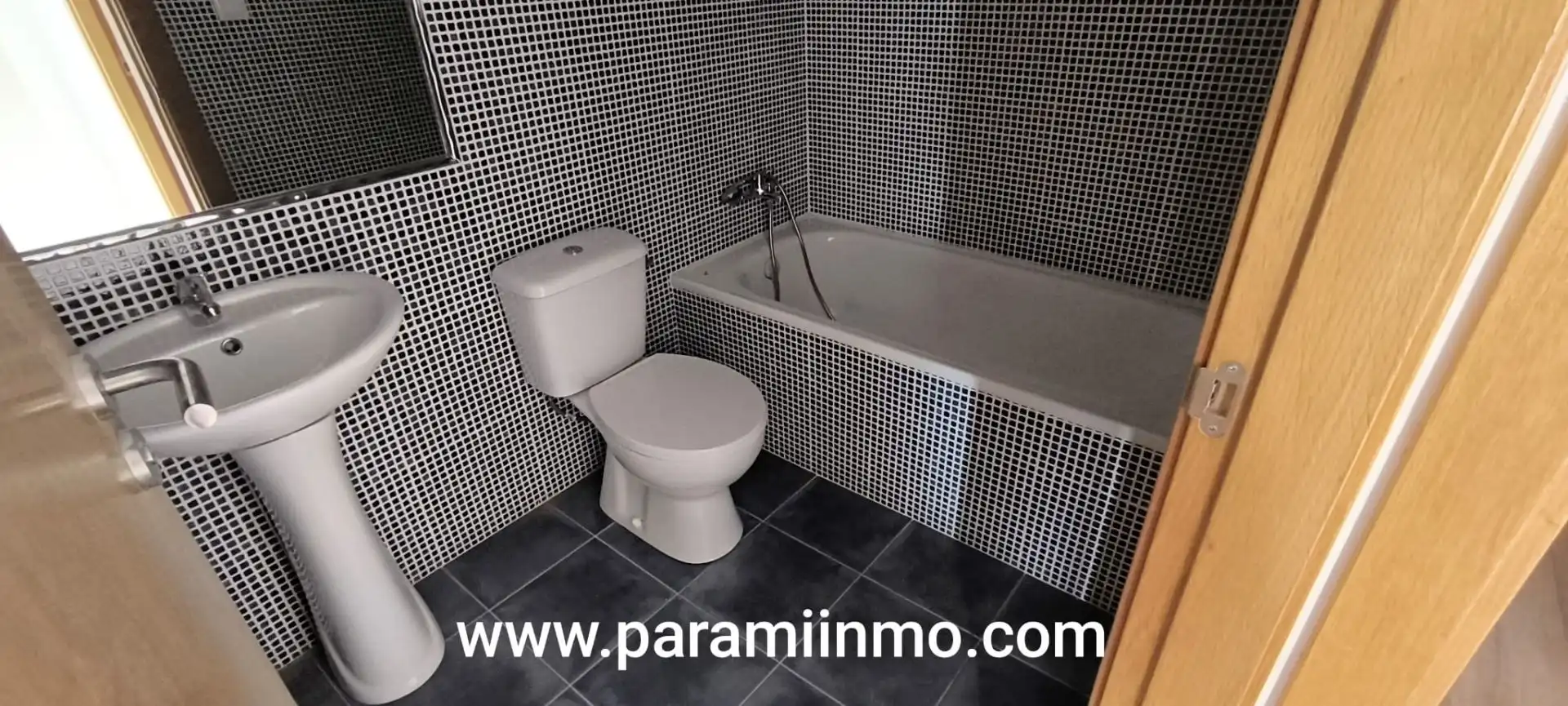 Baño de Casa o chalet en venta en Hormilleja con Calefacción, Jardín privado y Terraza