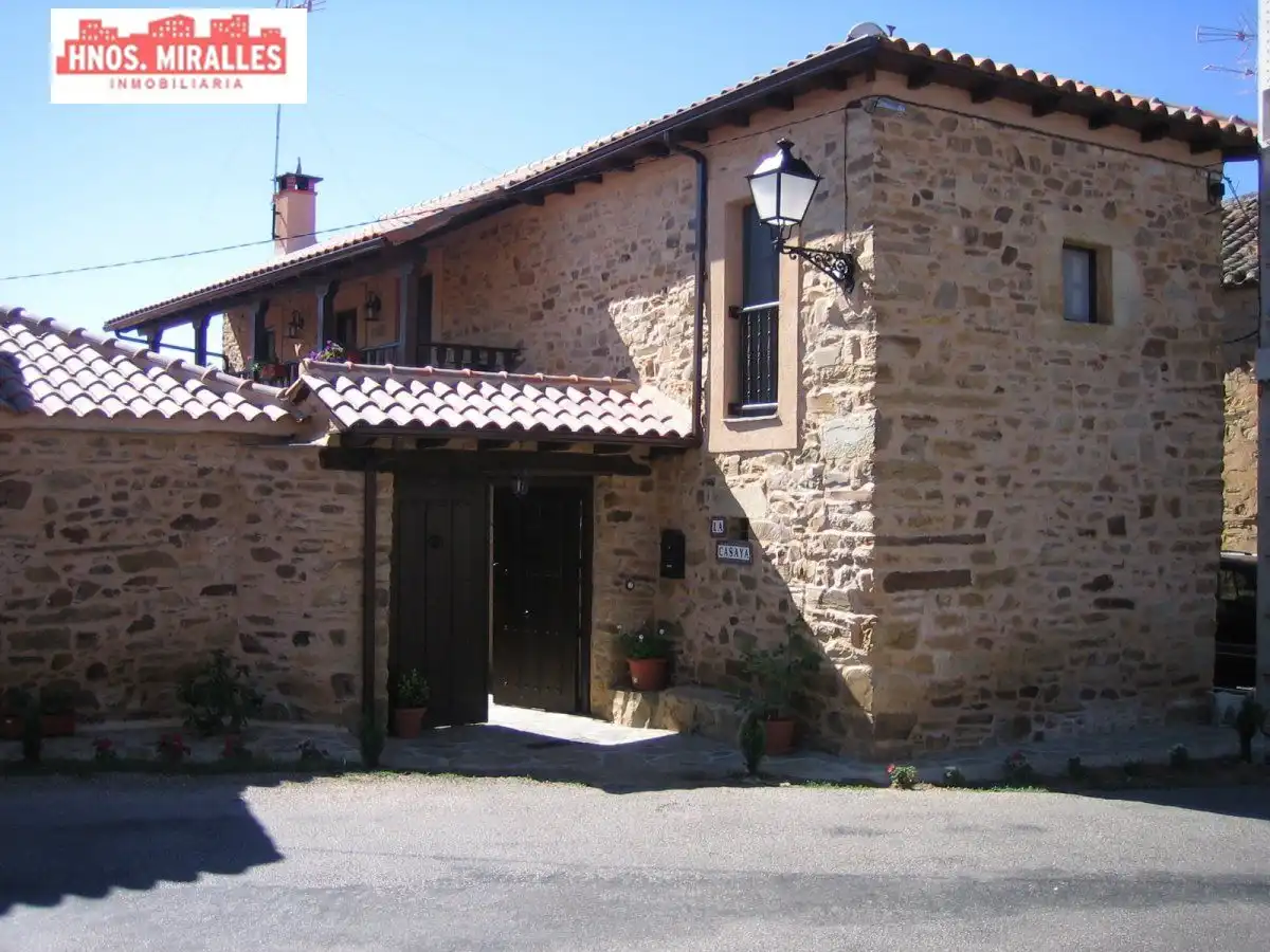 Vista exterior de Casa o chalet en venta en Santiago Millas con Amueblado