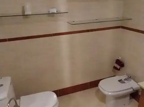 Badezimmer von Wohnung zur Miete in Carretera de Cádiz