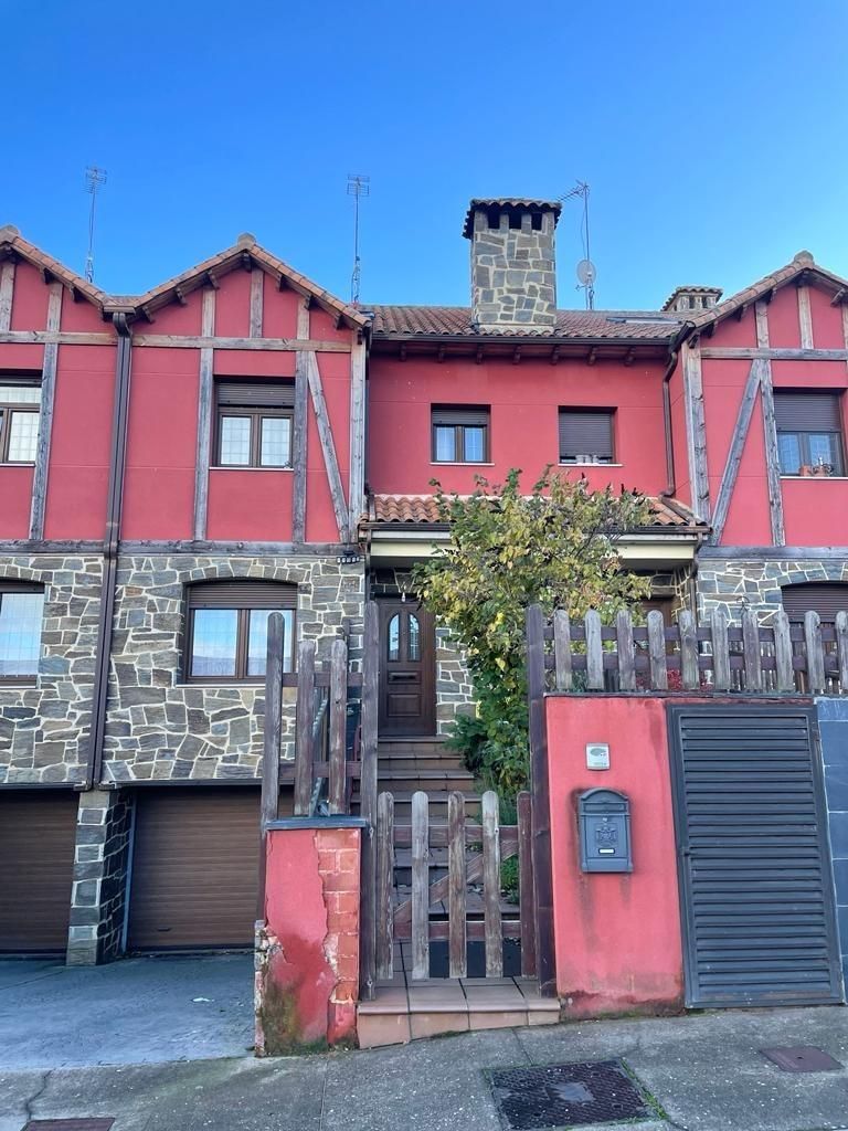 Exterior view of Single-family semi-detached for sale in Sariegos  with Heating, Private garden and Terrace