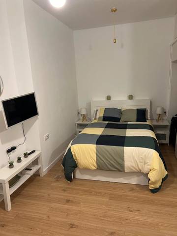 Estudio en Alquiler en Calle de Velarde en Universidad - Malasaña