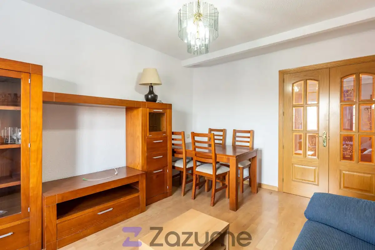 Wohnung zur Miete in Av. del Dr. García Tapia, Marroquina