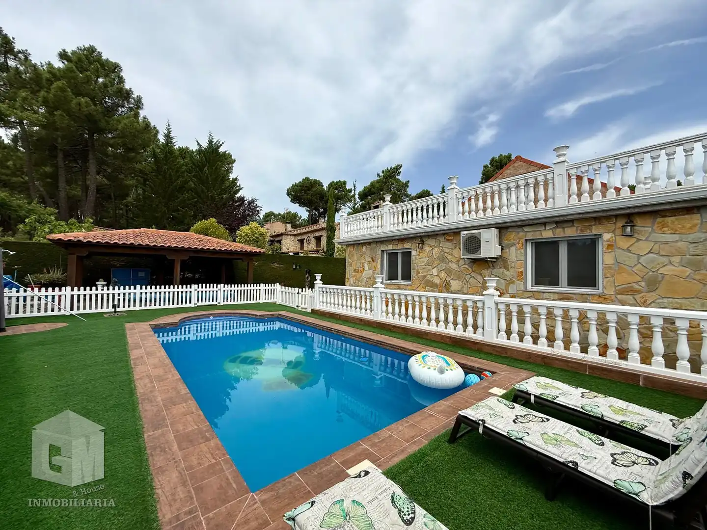 Piscina de Casa o xalet en venda en Cadalso de los Vidrios amb Aire condicionat, Calefacció i Jardí privat
