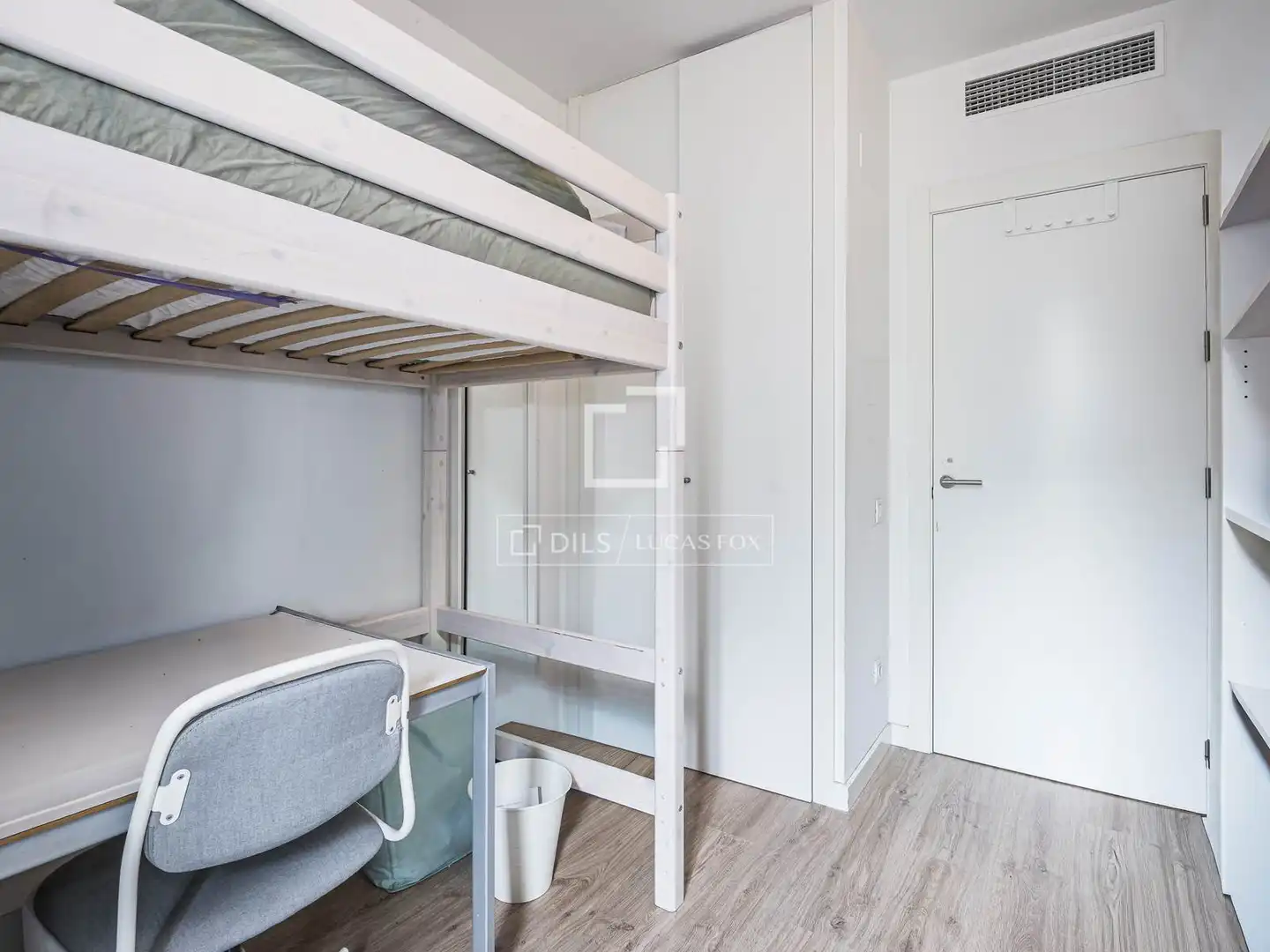 Schlafzimmer von Wohnung zum Verkauf in Sant Cugat del Vallès mit Klimaanlage, Terrasse und Schwimmbad