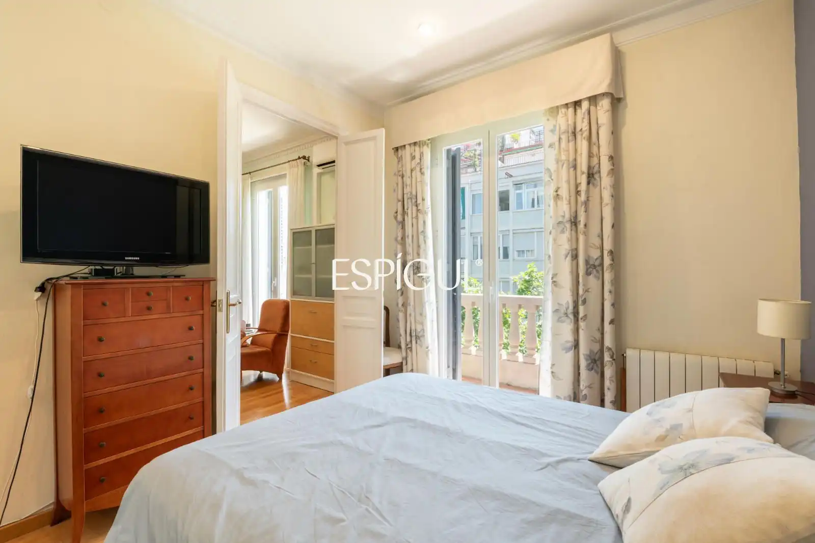 Flat with terrace for sale in Paris, imagen 2