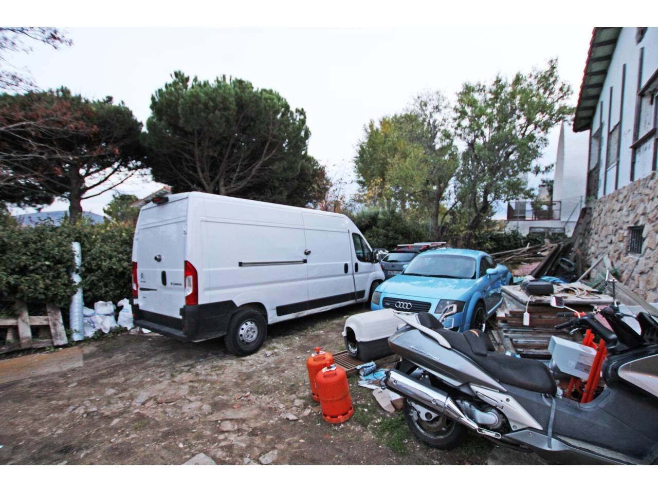 Aparcament de Casa o xalet en venda en Santa María de la Alameda amb Jardí privat