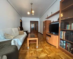 Living room of Flat to rent in  Pamplona / Iruña  with Heating, Parquet flooring and Furnished