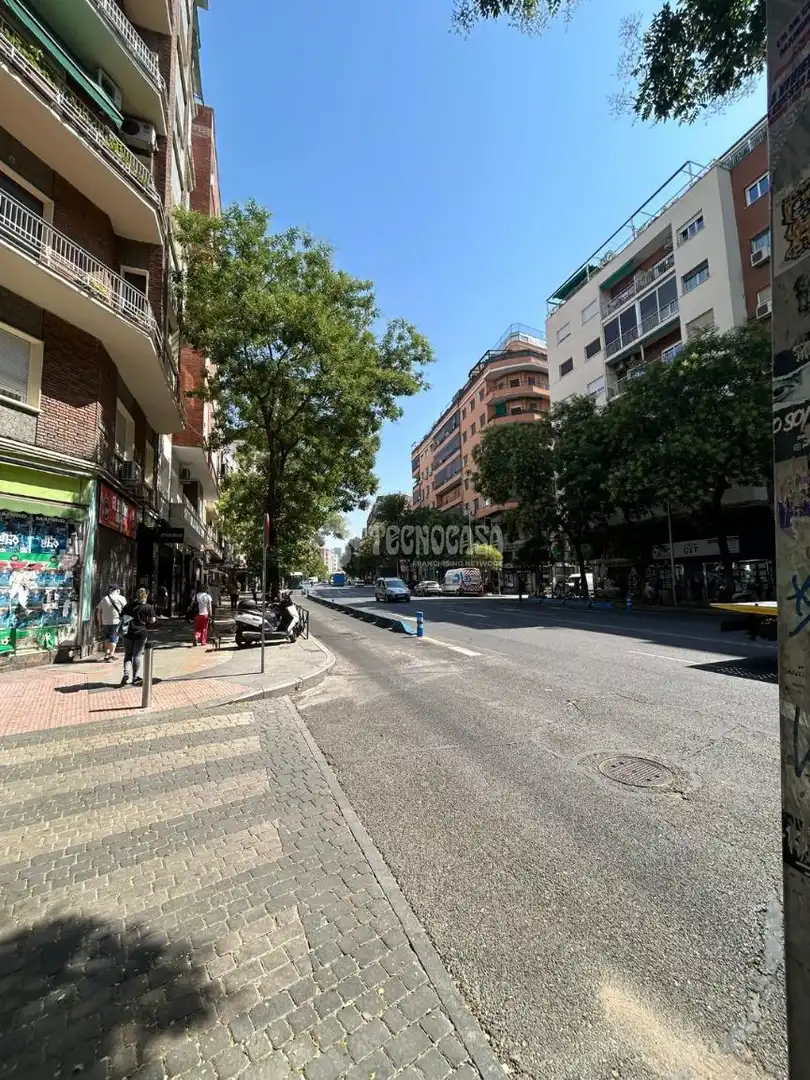 Vista exterior de Pis en venda en Madrid
