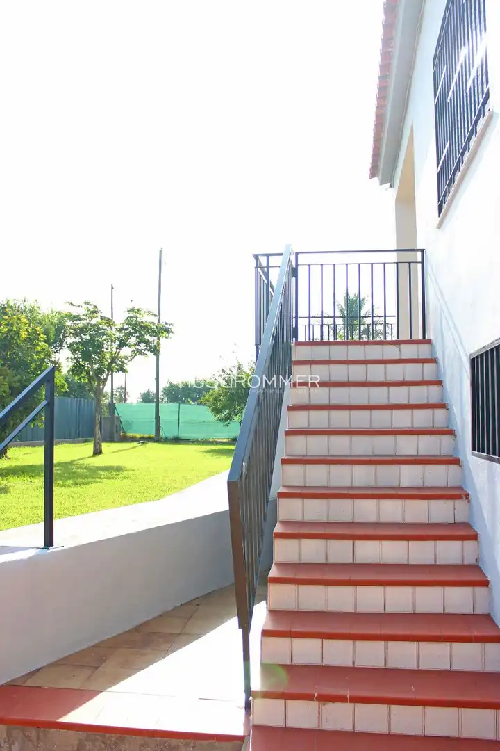Vista exterior de Casa o xalet en venda en Vila-real amb Terrassa i Piscina