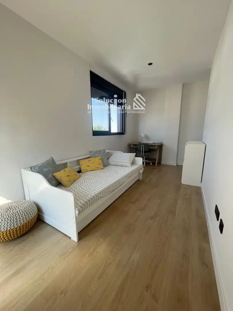 Casa adosada en venta en CALLE PEÑALARA, 14, Carbajosa de la Sagrada