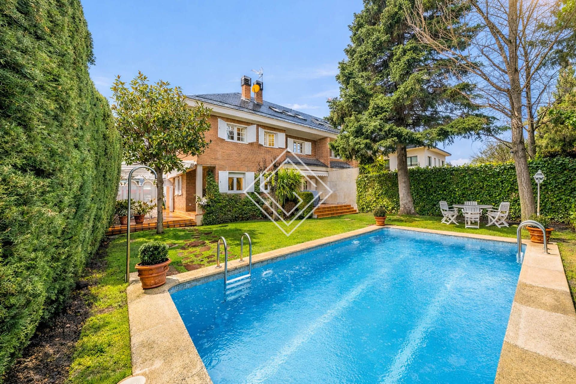 Garden of House or chalet for sale in  Madrid Capital  with Air Conditioner, Heating and Private garden