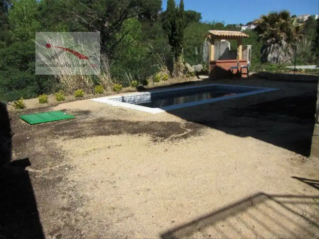 Houses for sale in Calle Grèvol, 41, Aiguaviva Parc