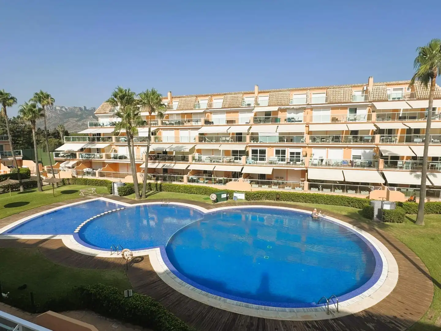 Piscina de Apartament en venda en Dénia amb Aire condicionat, Jardí privat i Terrassa