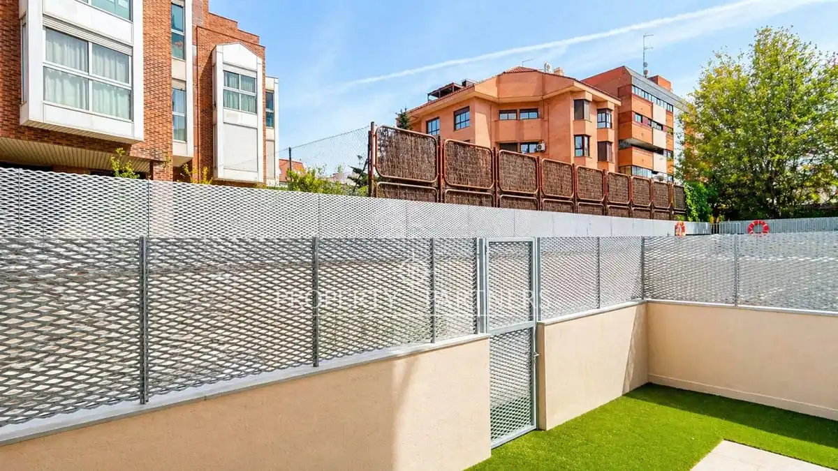 Terrassa de Apartament en venda en Madrid amb Aire condicionat, Calefacció i Jardí privat