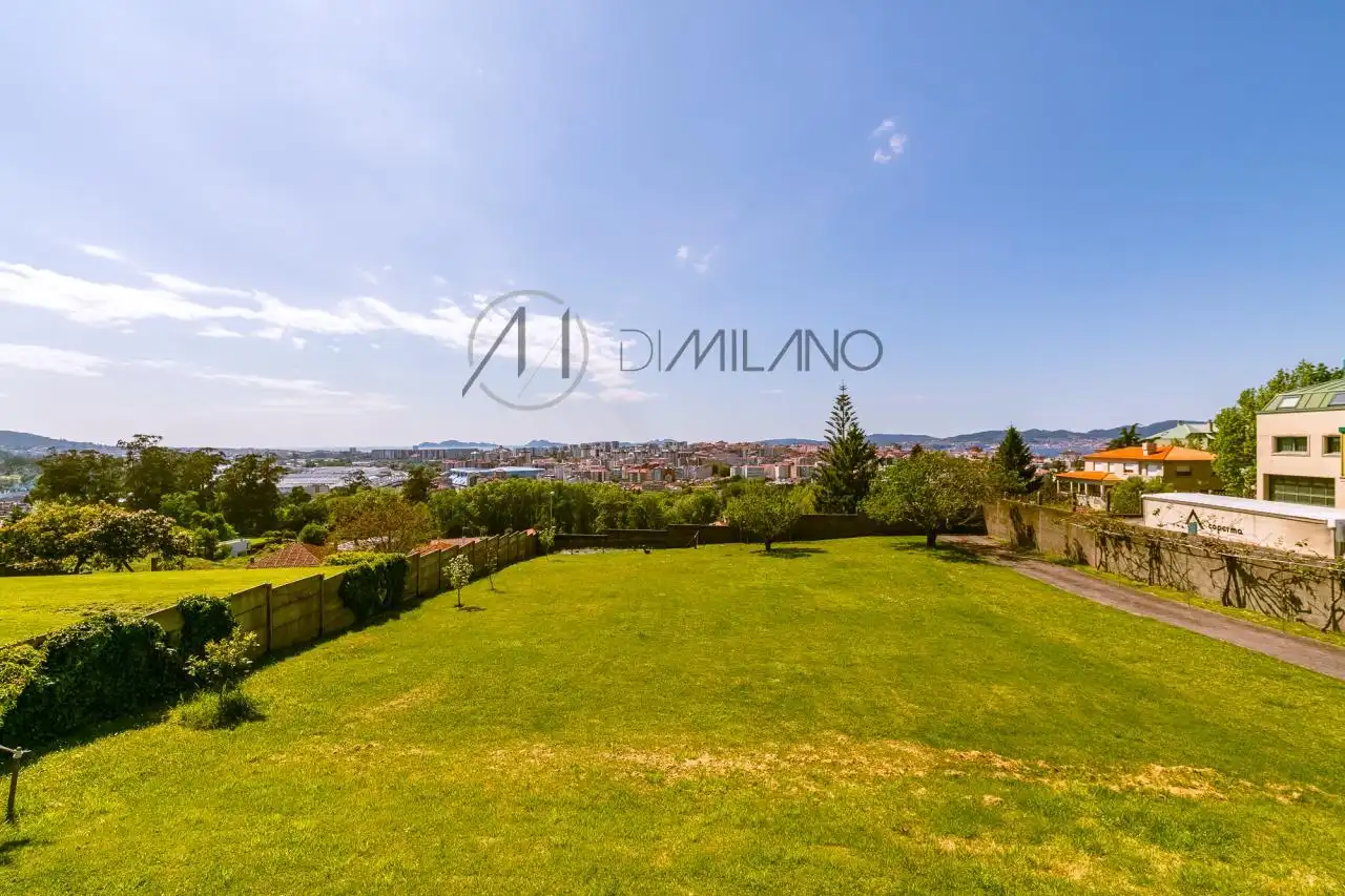 Casa o chalet en venta en Vigo  con Calefacción, Jardín privado y Parquet