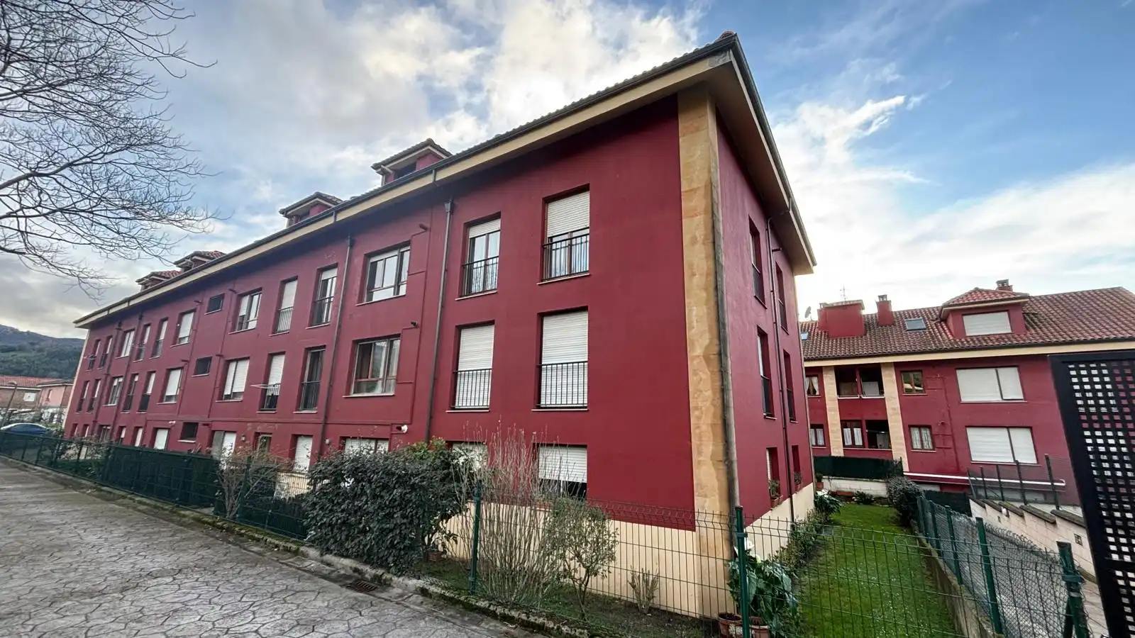 Außenansicht von Wohnung zum Verkauf in Ramales de la Victoria mit Heizung, Terrasse und Möbliert