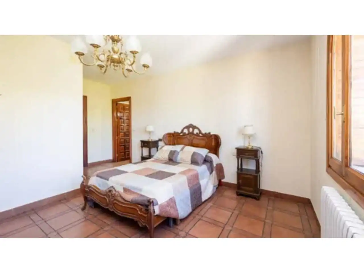 Dormitori de Casa o xalet en venda en Baza amb Calefacció, Jardí privat i Terrassa