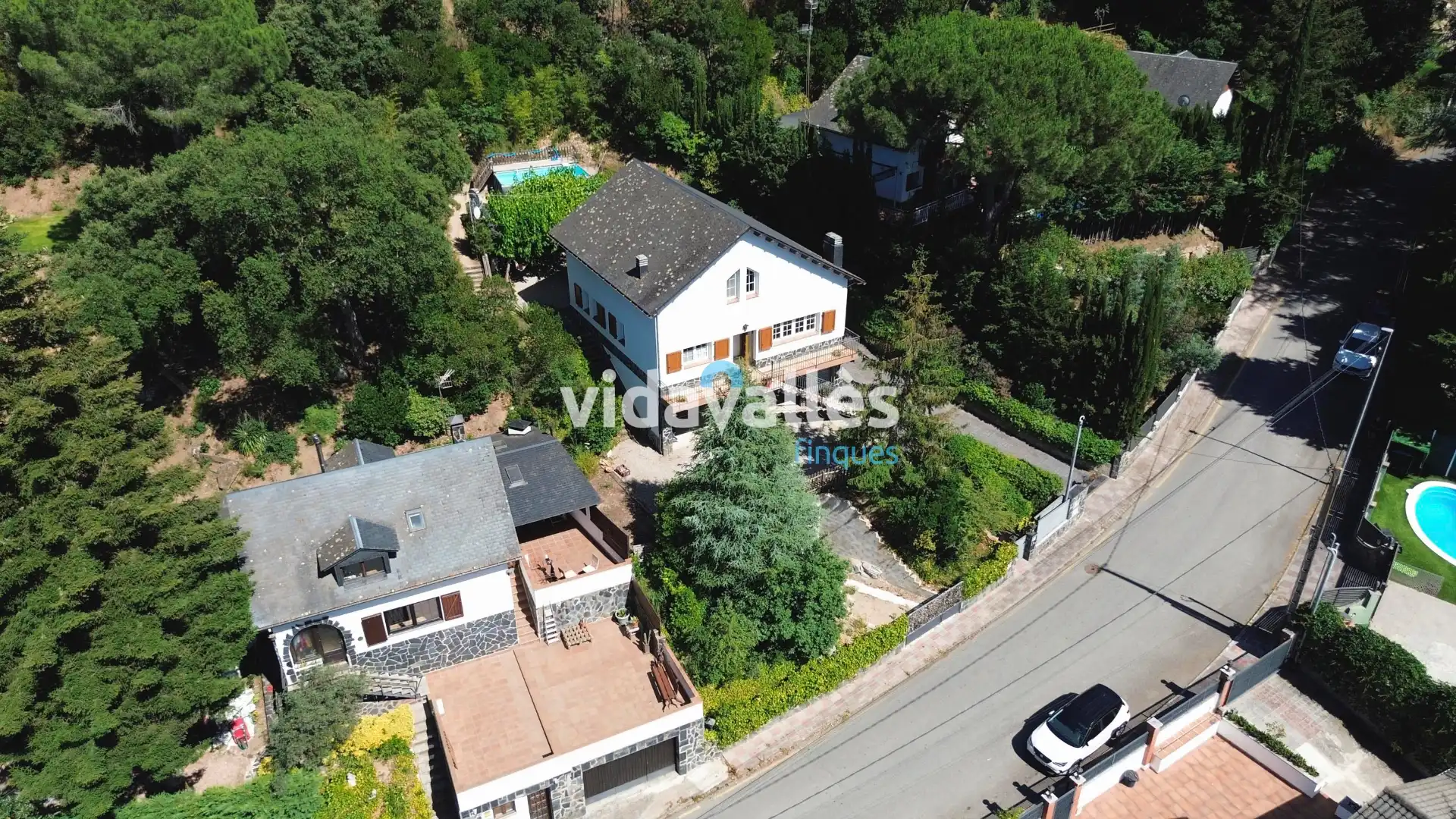 Vista exterior de Casa o xalet en venda en Vallgorguina amb Aire condicionat, Calefacció i Jardí privat