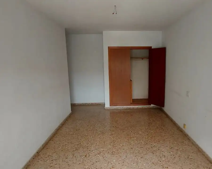 Habitación de Piso en venta en Valencia con Horno y Balcón