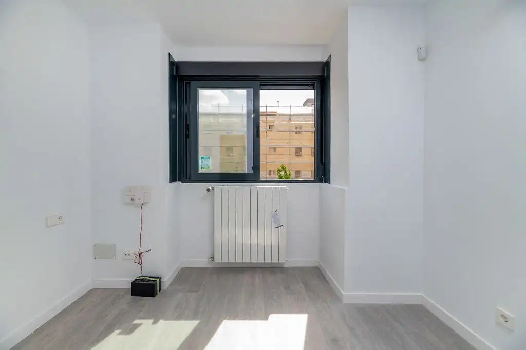 Bedroom of Flat for sale in Fuenlabrada  with Air Conditioner, Heating and Storage room