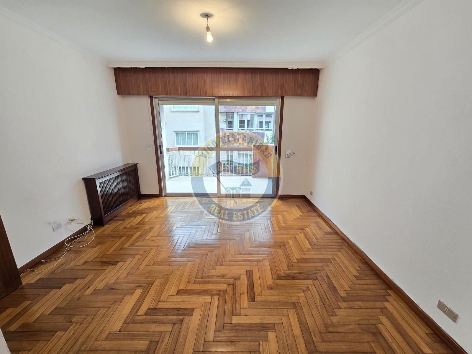 Living room of Flat to rent in Vigo   with Heating, Parquet flooring and Terrace