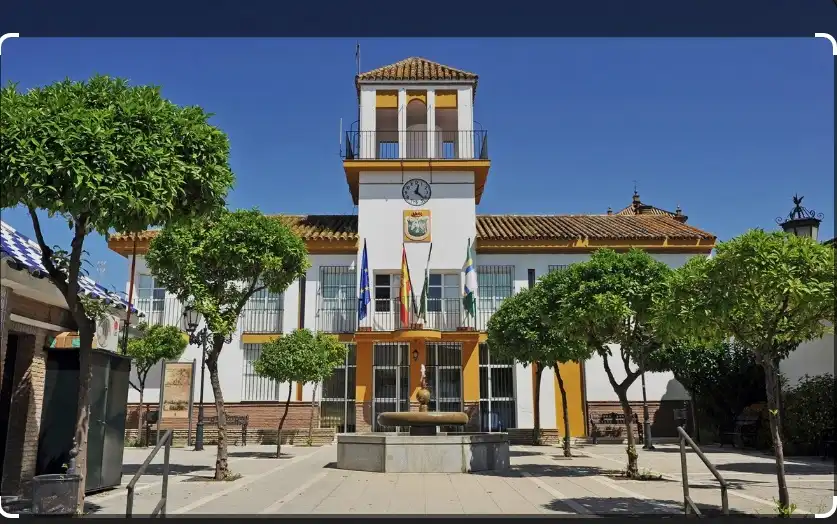 Chalet con piscina en venta en Palomares del Río