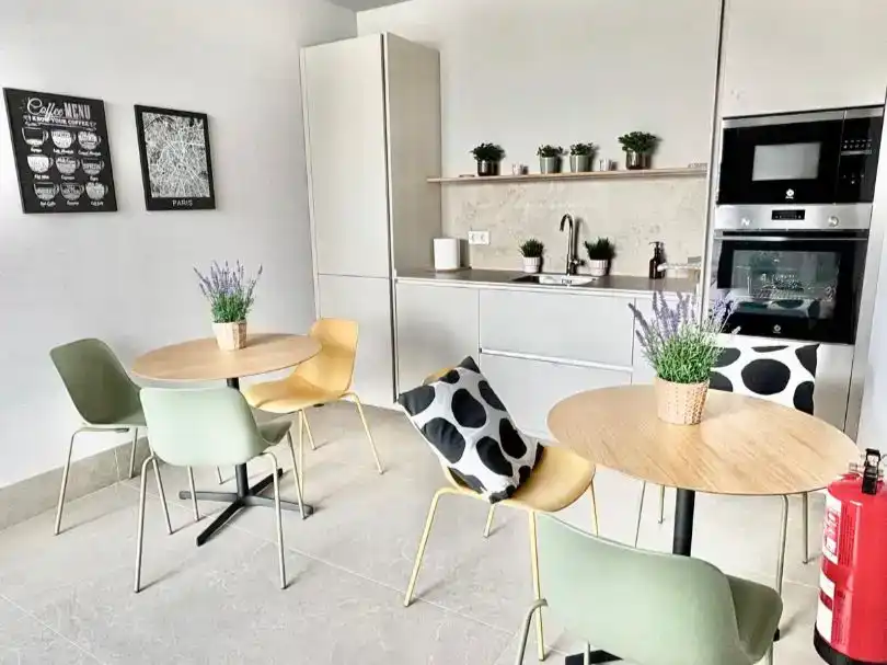 Esszimmer von Loft zur Miete in La Moraleja mit Klimaanlage, Schwimmbad und Möbliert