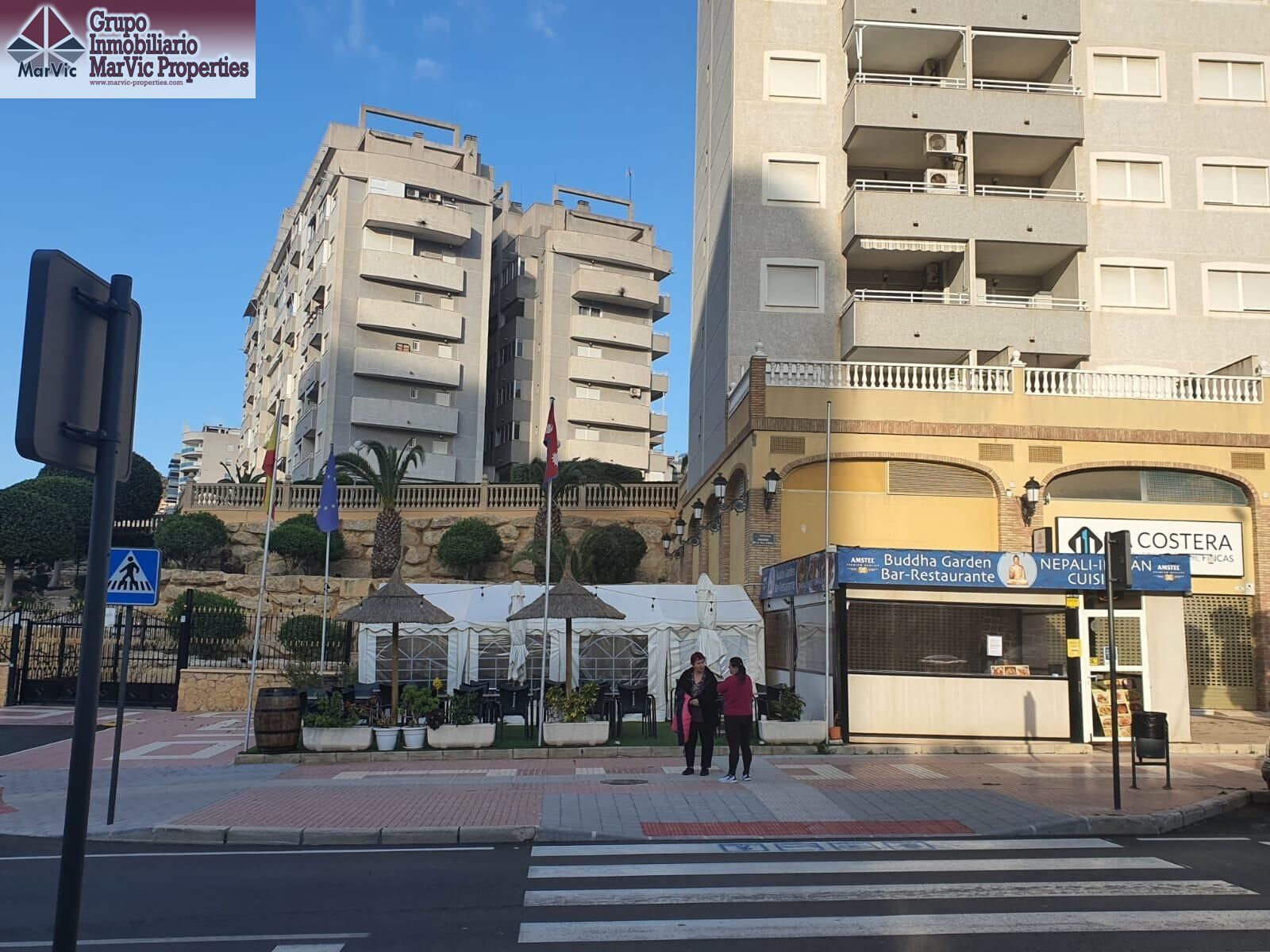 Vista exterior de Pis en venda en Villajoyosa / La Vila Joiosa amb Aire condicionat, Jardí privat i Piscina comunitària